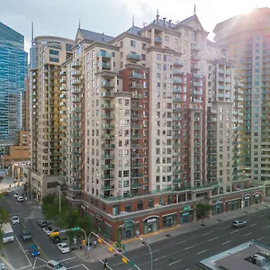 The Loki I Patio & Bbq I Sleeps 5 I Downtown I Tv Holiday home Calgary