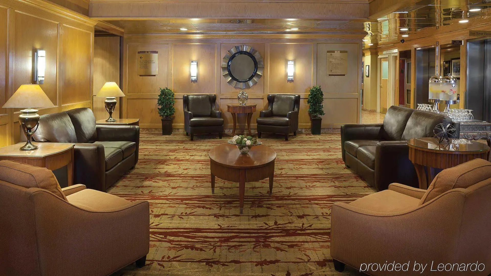 Holiday Inn Toronto - Yorkdale 3*,