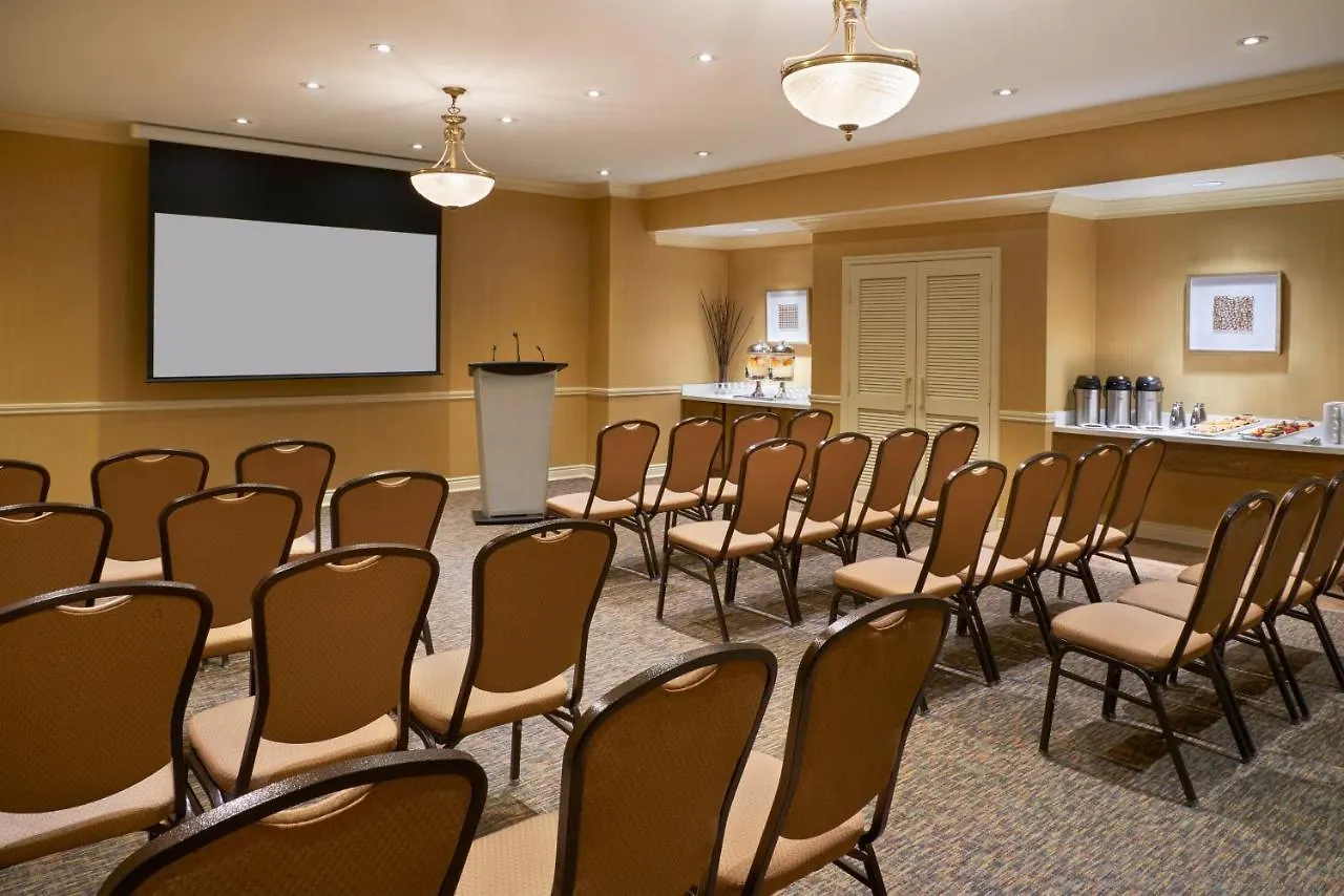 Holiday Inn Toronto - Yorkdale 3*,